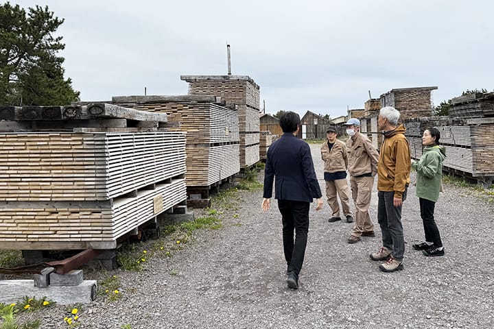 北海道産フローリング工場見学 知内のウッドファミリー