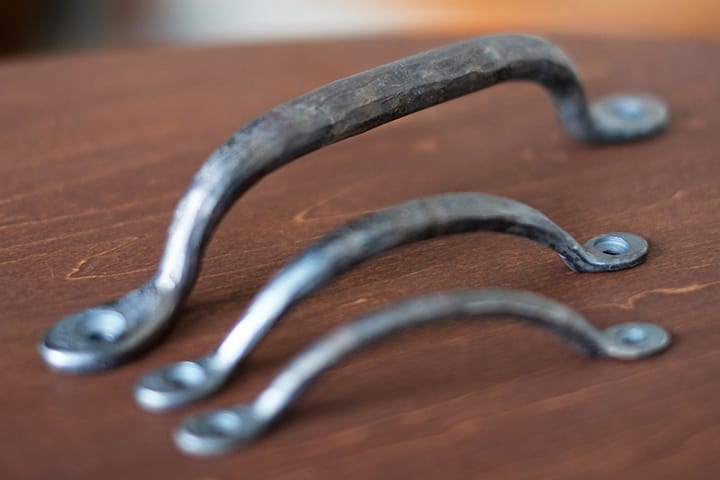 手作りの鉄の取手(ハンドル)